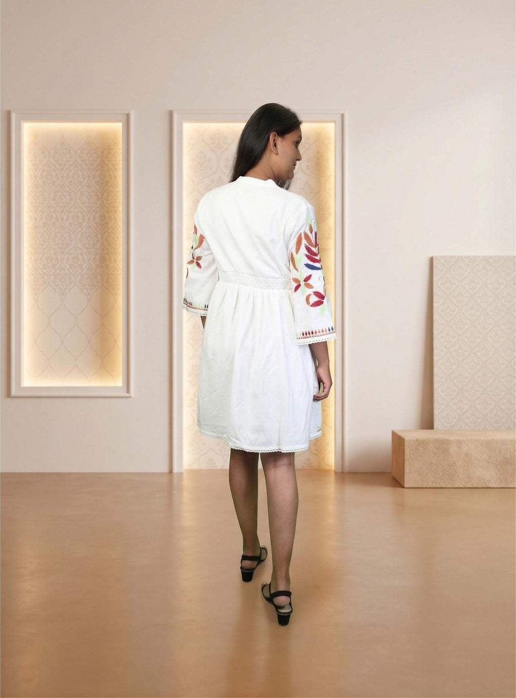 White linen thread embroidery short dress
