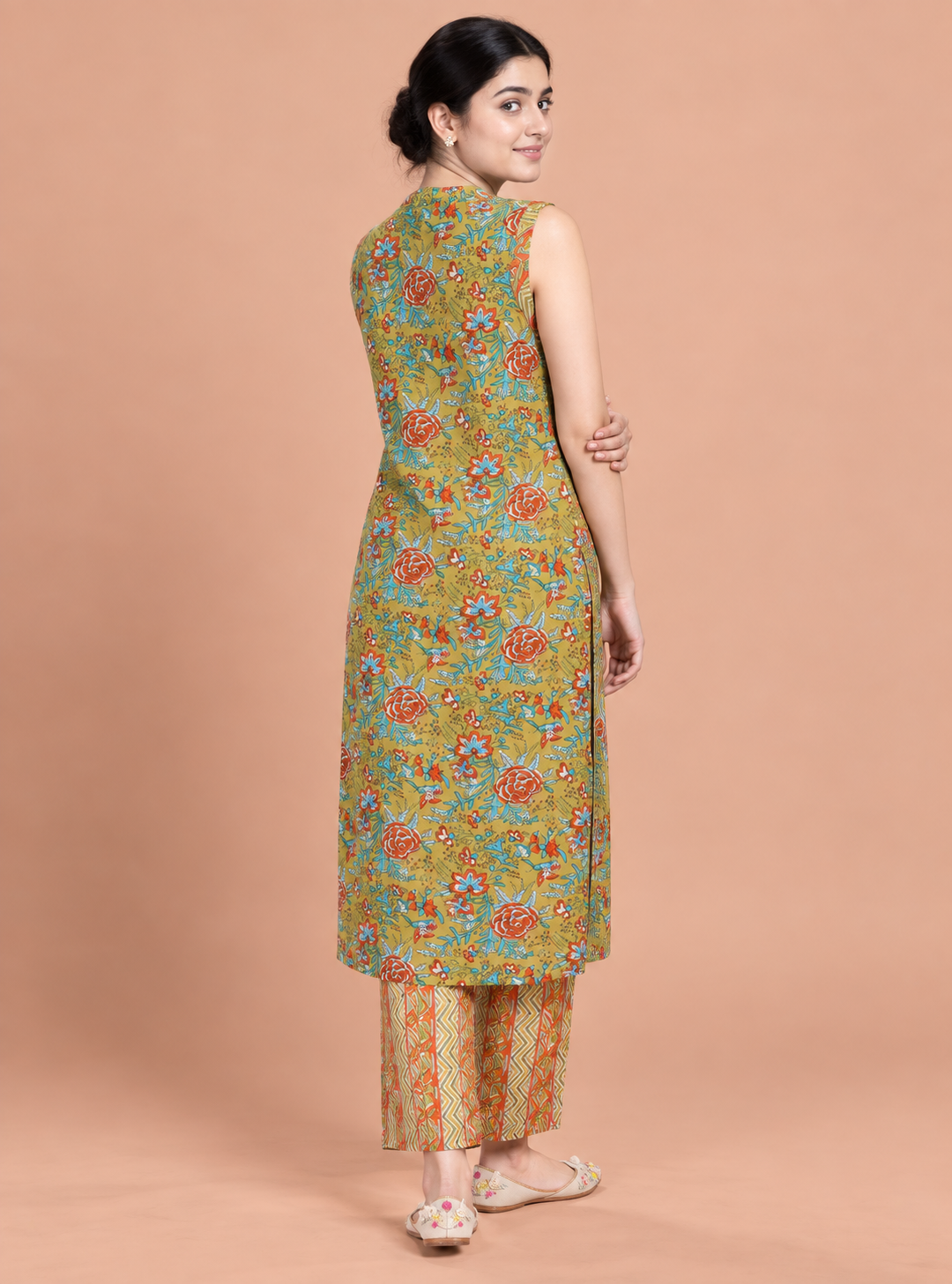Meadow Fern Green Printed Cotton Straight Suit Set with Dupatta – Indieshades