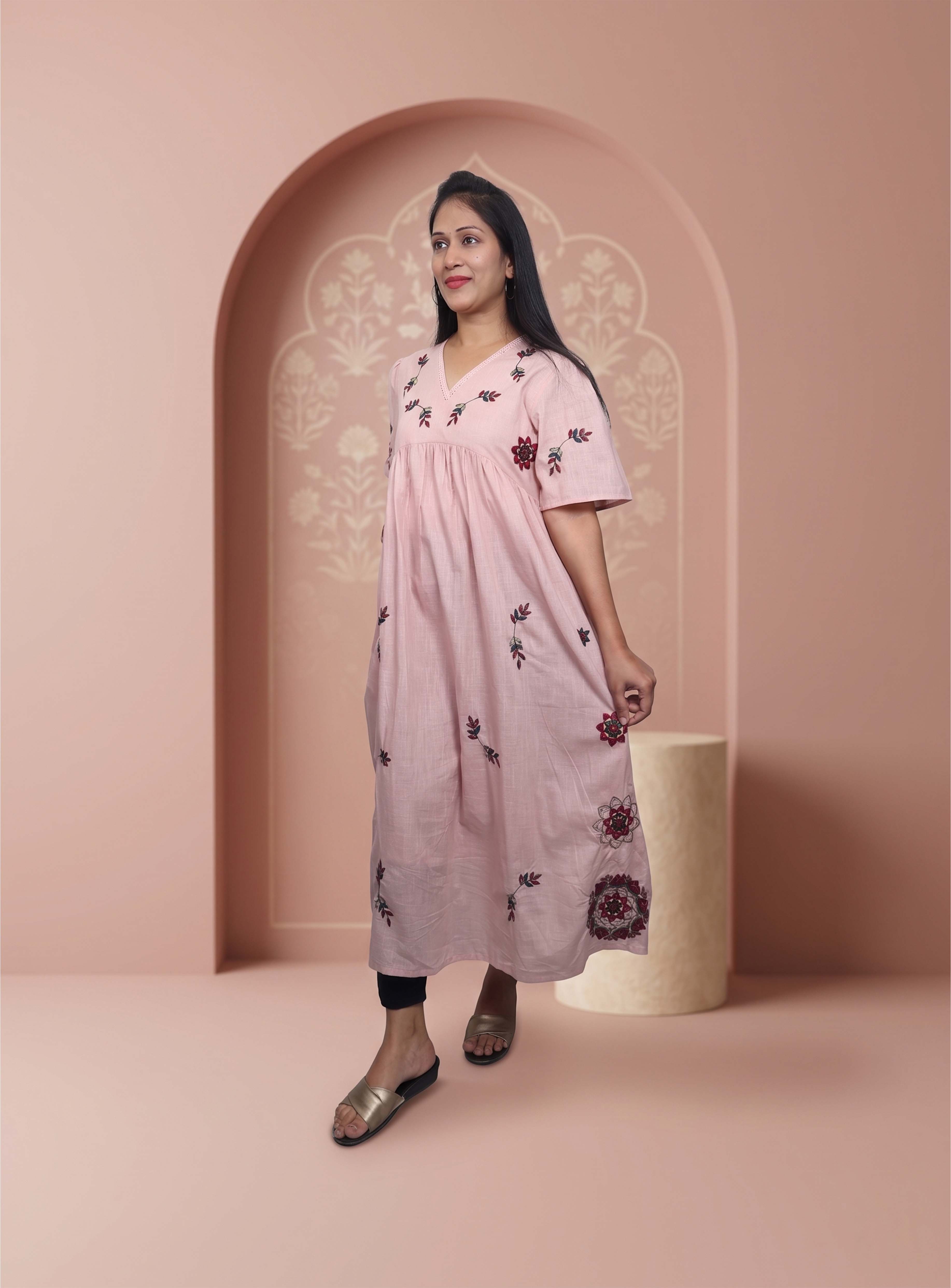 Pink linen A-line thred embroidery dress
